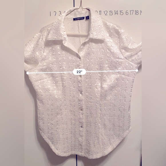 Essentials by Milano White Blouse - Picture 2 of 8